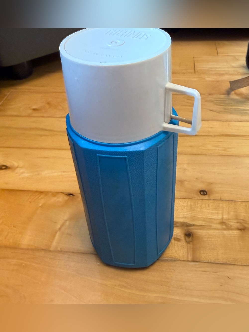 Vintage thermos Portable Blue Travel Thermos Bottle with White Cup